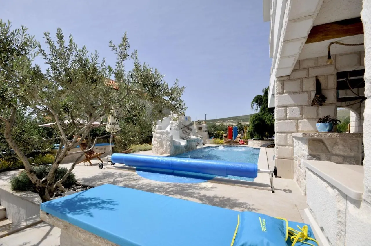 Luxury Villa With Pool, Jacuzzi, Sauna And Gym Trogir 0*,