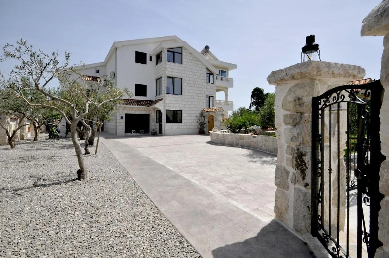 Luxury Villa With Pool, Jacuzzi, Sauna And Gym Trogir