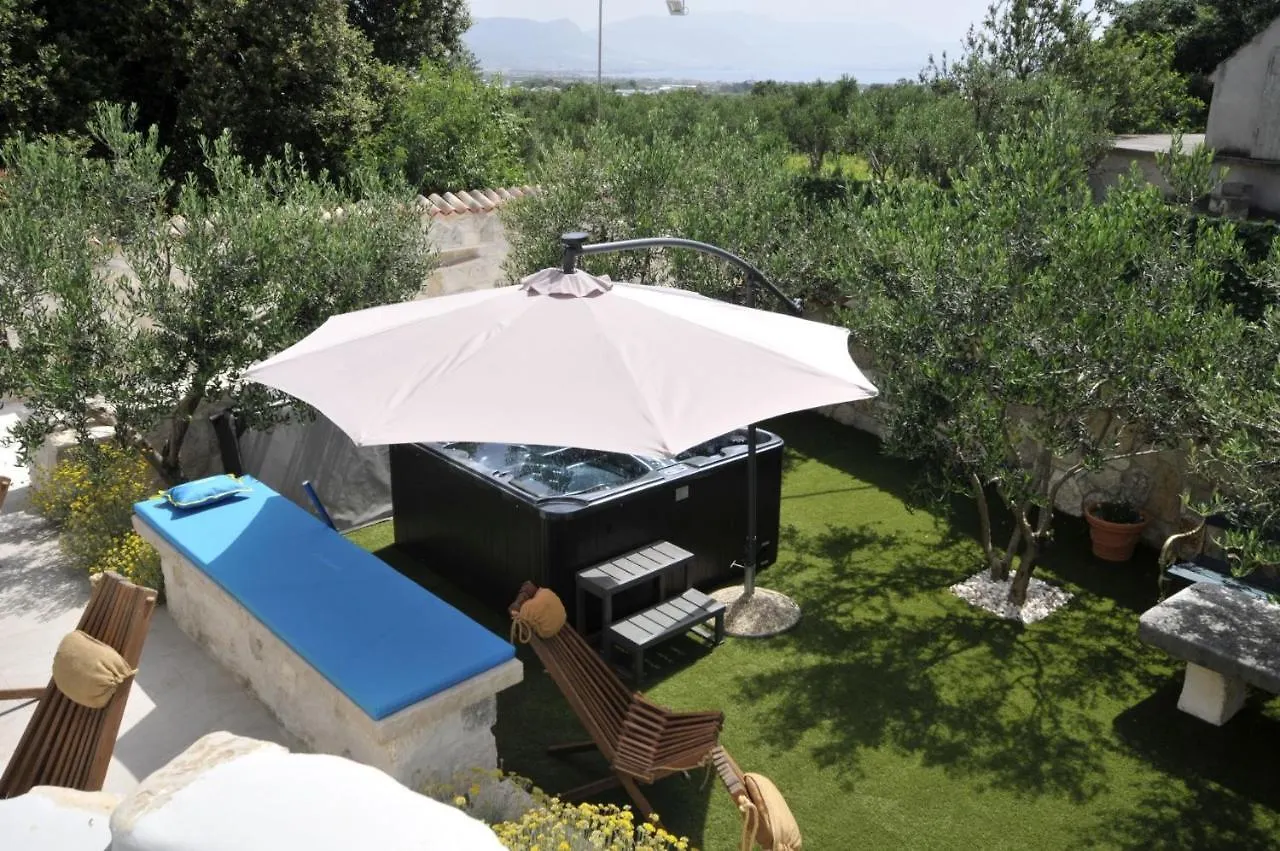 Luxury Villa With Pool, Jacuzzi, Sauna And Gym Trogir 0*,