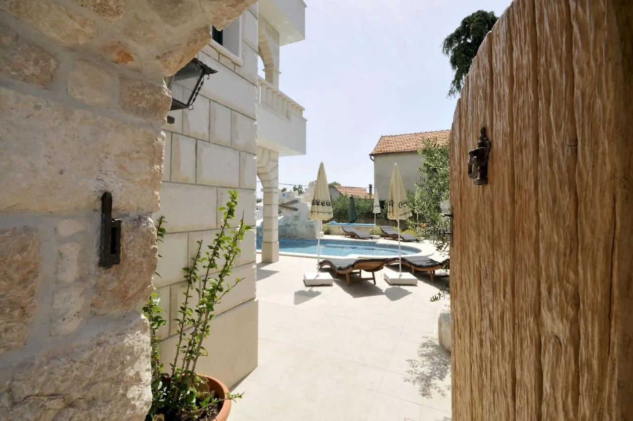 Luxury Villa With Pool, Jacuzzi, Sauna And Gym Trogir 0*,